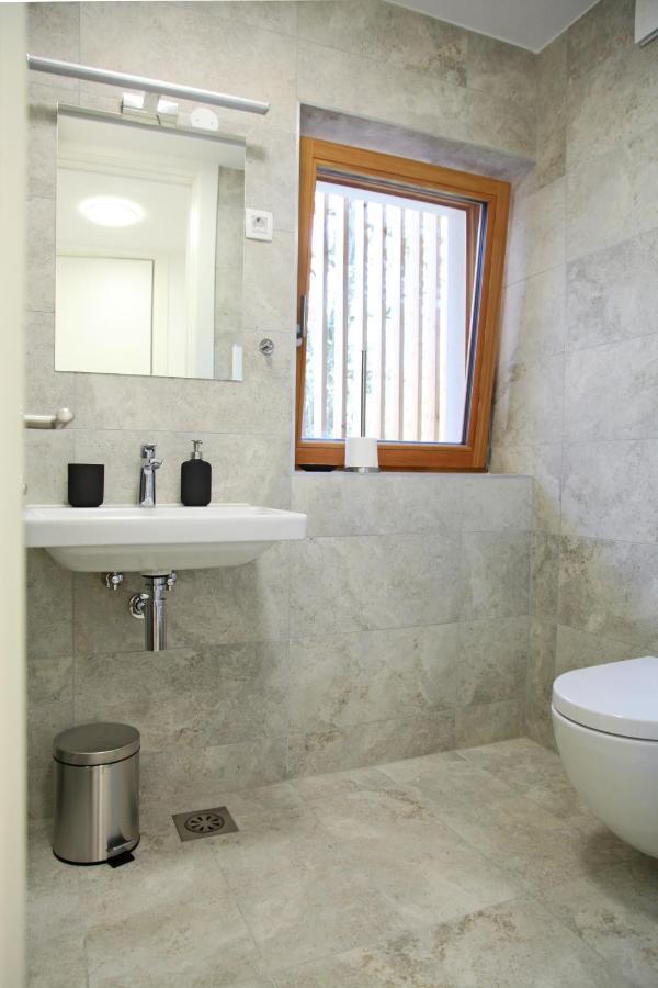 Apartment Jurijana - New 4-Bedroom Triplex With Sauna & Garden Бохин Екстериор снимка