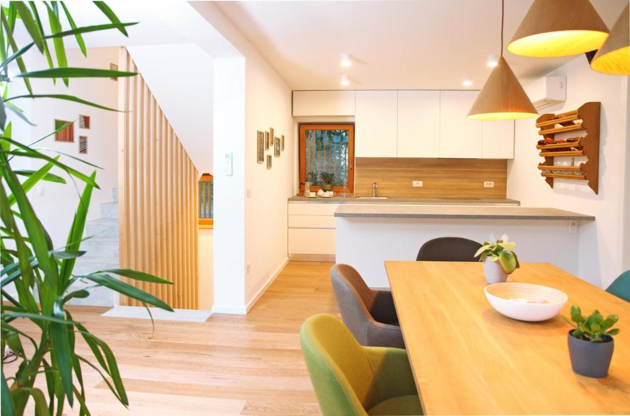 Apartment Jurijana - New 4-Bedroom Triplex With Sauna & Garden Бохин Екстериор снимка